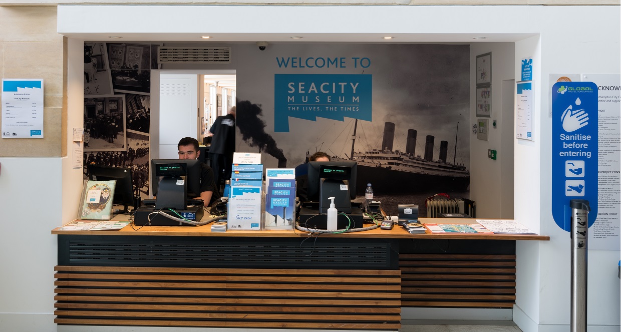 SeaCity front desk