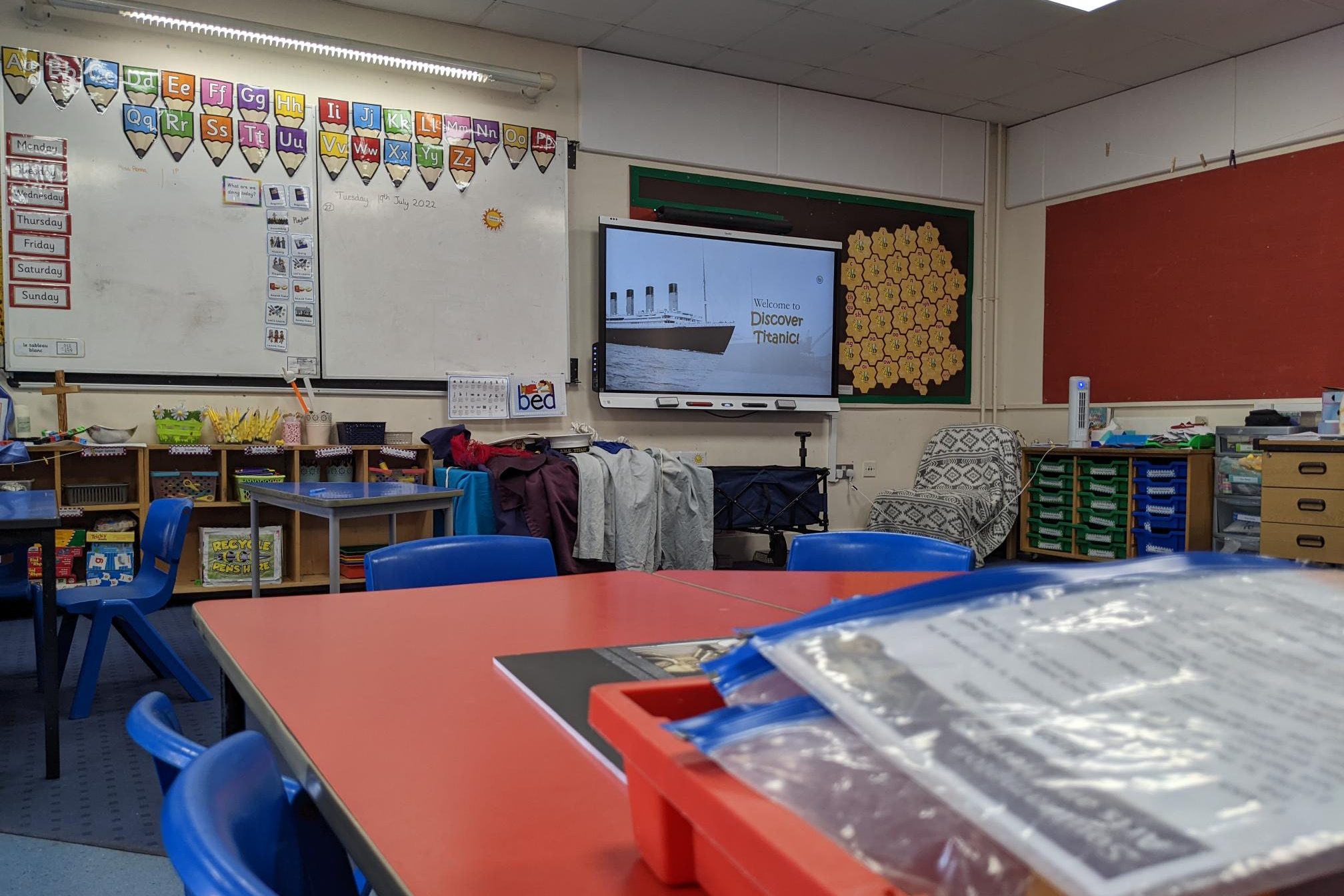 Classroom with Titanic on the screen 