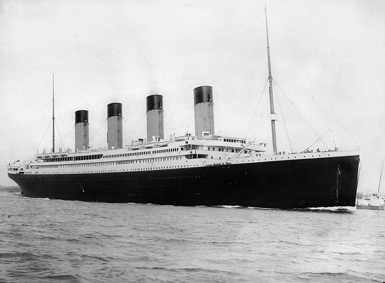 Black and white photo of RMS Titanic